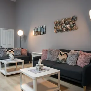 Auburn Willow Luxury Apartment