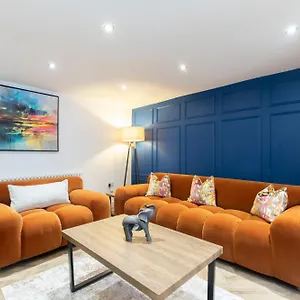 Prestbury Road Apartment
